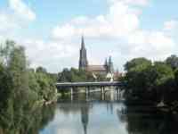 The Münster with a white train in front of it